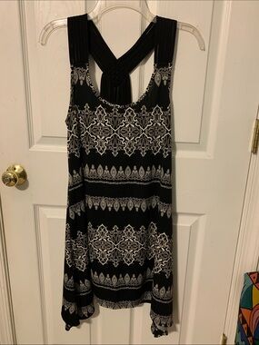 a.n.a. Black & White Printed Cross-Back Laced sleeveless Swim Cover Up -size S/M